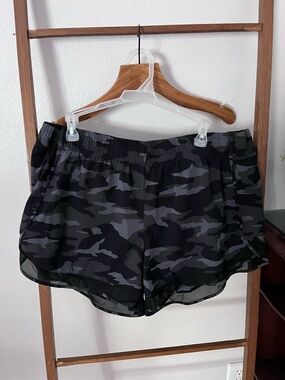 Athleta Women's Black & Gray Camo Shorts